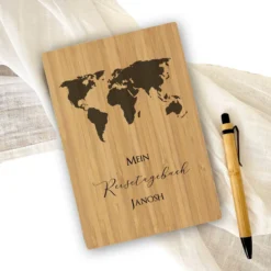 Reisetagebuch zum Selberschreiben | Notizbuch mit Name u. Weltkarte | Personalisiertes Geschenk für Sie u. Ihn