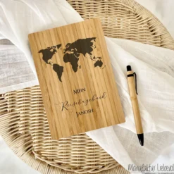 Reisetagebuch zum Selberschreiben | Notizbuch mit Name u. Weltkarte | Personalisiertes Geschenk für Sie u. Ihn
