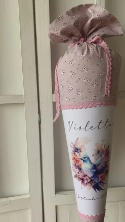Rosa Stoff Schultüte Vogel Mädchen Name Personalisiert Blumen Boho Vintage Einschulungstüte Zuckertüte 70 cm | Optional mit Füllkissen und Spitzenschutz