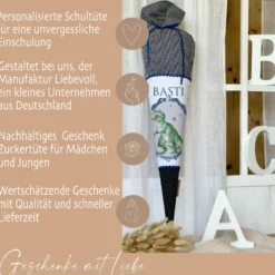 Schultüte "Dinosaurier" aus blauem Stoff | Personalisiert mit dem Namen für Jungen | Optional mit Füllkissen und Spitzenschutz