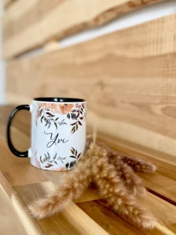 Tasse "Autumn" aus Keramik mit Herbstblüten, dem Namen und einem Spruch | Keramiktasse "Herbst"