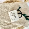 Tasse mit Buchstaben und Namen für Frauen | Keramiktasse mit floralem Motiv