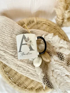 Tasse mit Buchstaben und Namen für Frauen | Keramiktasse mit floralem Motiv