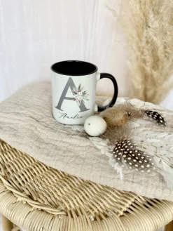 Tasse mit Buchstaben und Namen für Frauen | Keramiktasse mit floralem Motiv