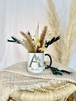 Tasse mit Buchstaben und Namen für Frauen | Keramiktasse mit floralem Motiv