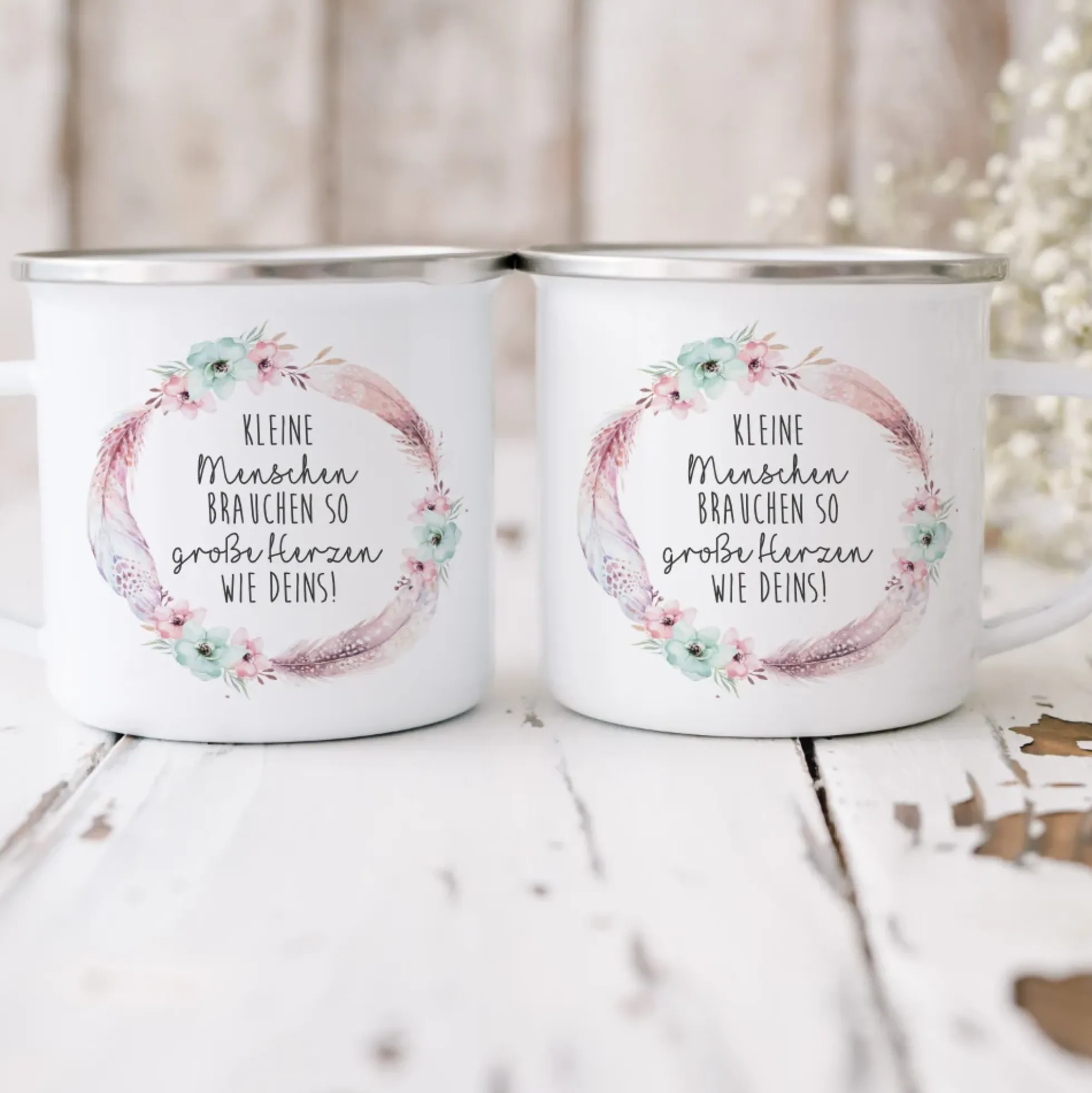 Tasse mit Spruch "Kleine Menschen brauchen so große Herzen" | Besondere Geschenkidee u. schönes Geschenk für Erzieherinnen, Lehrerinnen, Hebammen u. Krankenschwestern | Persönliches Dankeschön u. originelles Abschiedsgeschenk