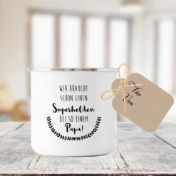 Tasse "Wer braucht schon einen Superhelden bei so einem Papa!" | Originelles Geschenk für Väter | Perfekt zum Vatertag und vielen weiteren Anlässen