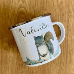 Tolle Waldtier Tasse Eichhörnchen mit Namen des Kindes | Emaille Trinkbecher für Mädchen u. Jungen I Personalisierte Kindertasse als besonderes Geschenk | 7 Motivvarianten zur Auswahl