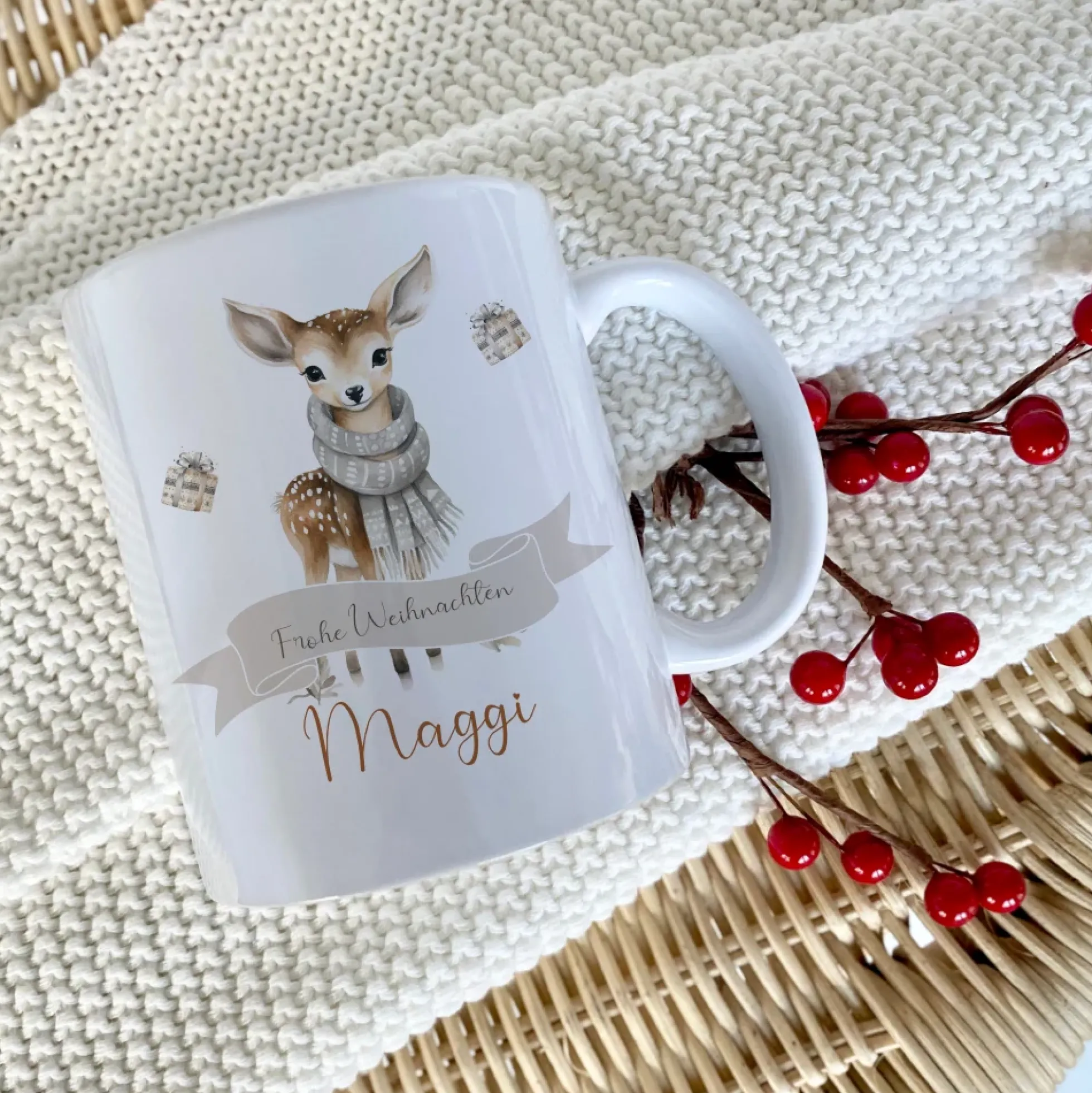 Weihnachtliche Tasse für Kinder, Tasse aus Keramik "Frohe Weihnachten" mit Rehkitz und Namen