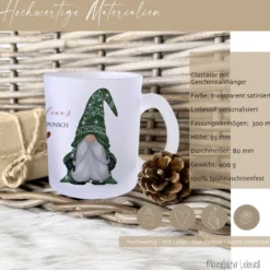 Weihnachtspunsch Tasse aus Glas mit grünem Wichtel und dem Namen personalisiert