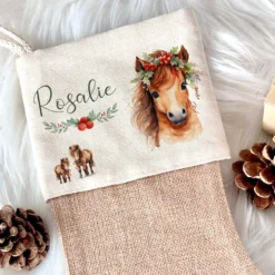 Weihnachtsstrumpf Pferd für Mädchen u. Teenager mit Namen zum Nikolaus und Weihnachten personalisiert | Nikolausstrumpf Pony Geschenkidee für Kinder I 7 Motivvarianten zur Auswahl
